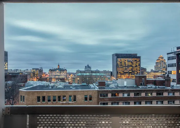 Hotel Faubourg Montreal Centre-Ville Downtown